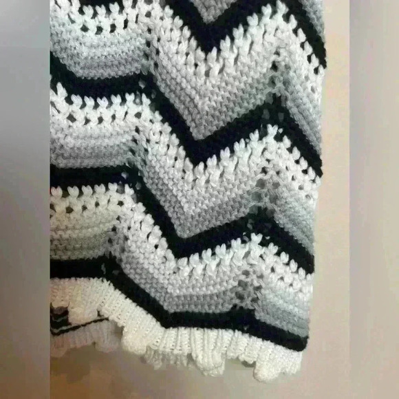 Autumn Cashmere Flame Stitch Button Front Halter in Sweatshirt - Picture 9 of 9